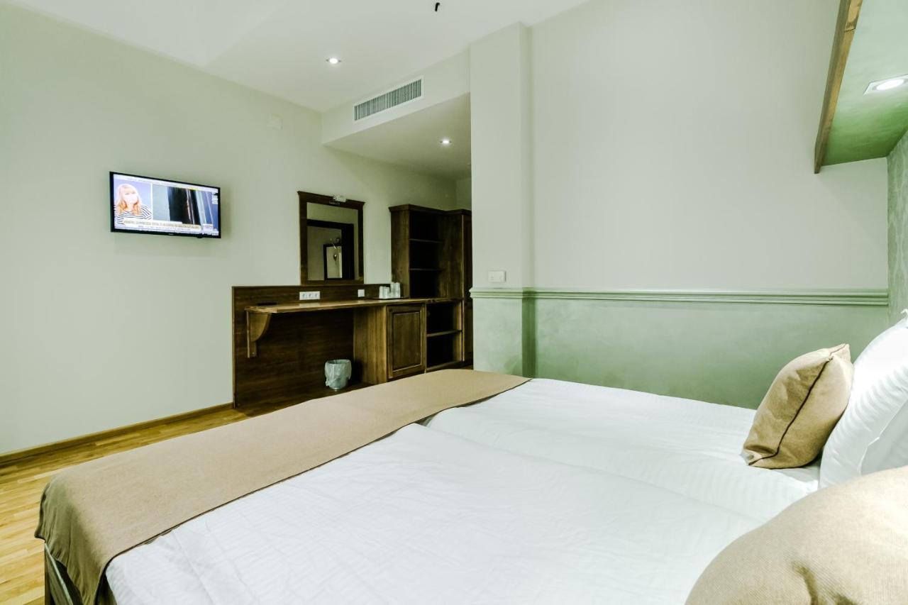Hotel Marina Pucioasa Bagian luar foto